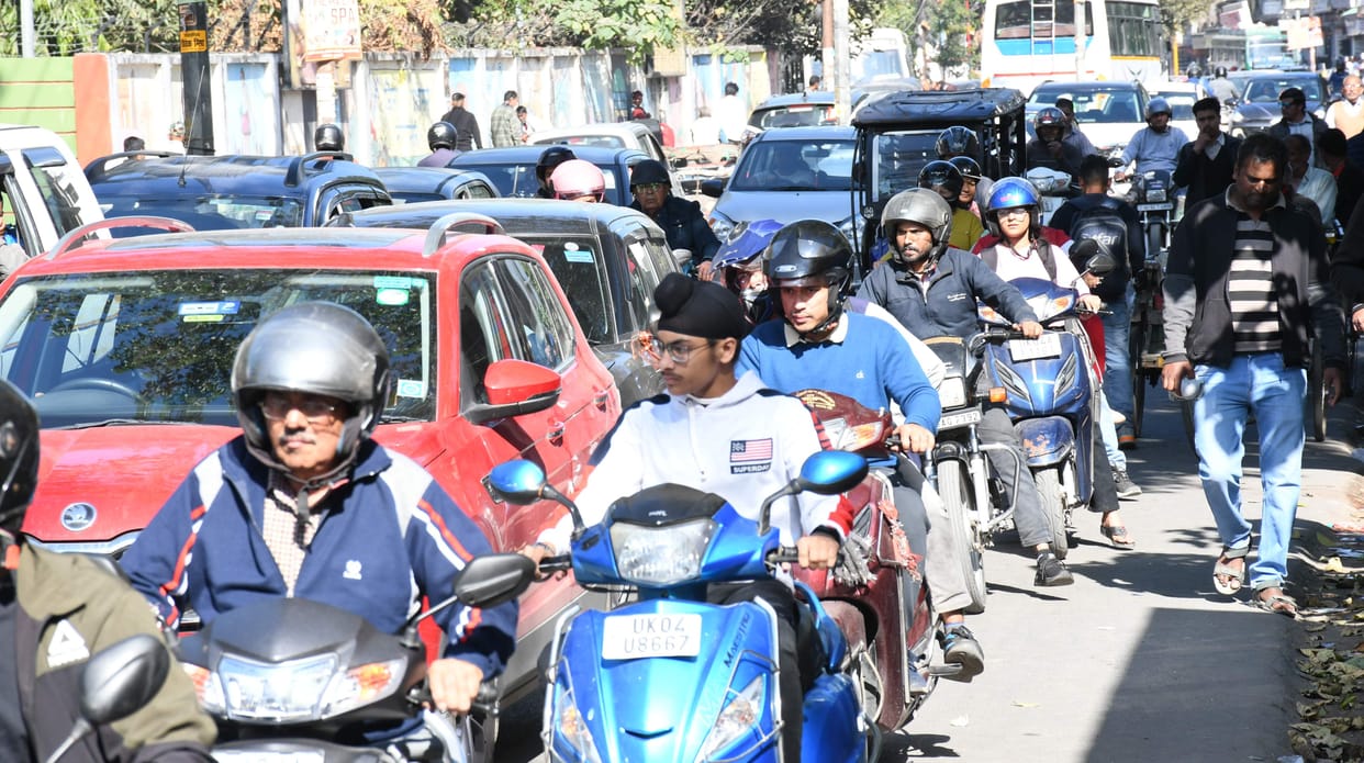 There was jam throughout the day on the main roads of the city