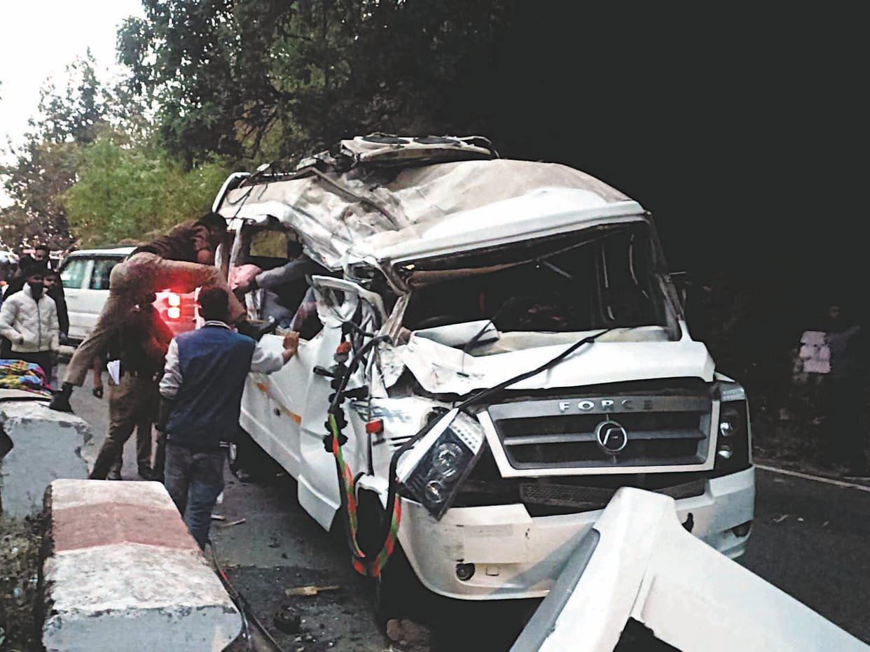 Two female workers died after tempo traveler overturned