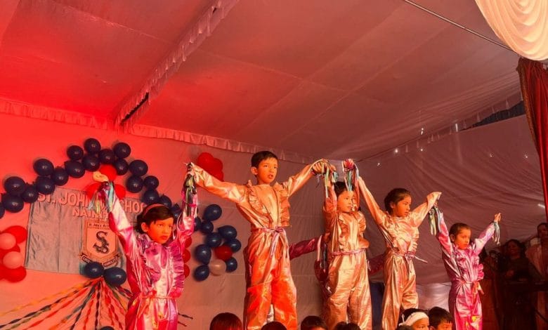 Children presented dance on Kumaoni and Garhwali songs