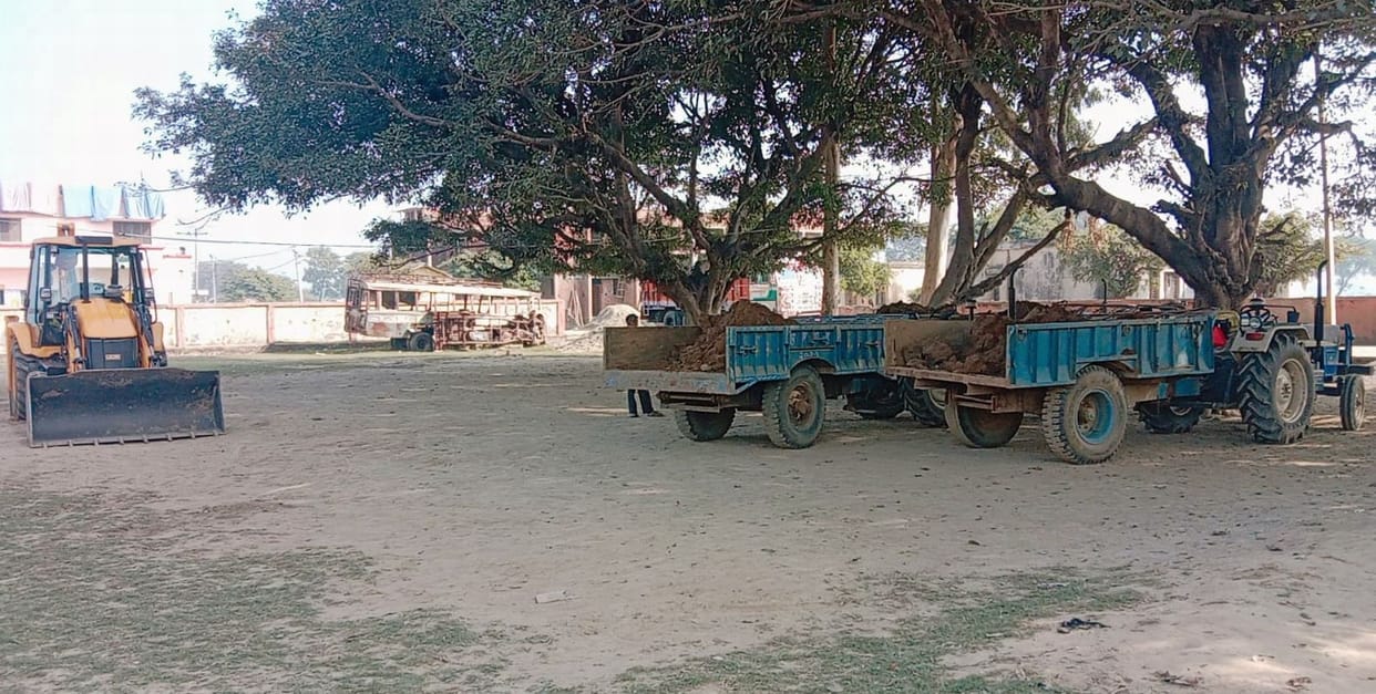 Villagers caught JCB and two tractor-trolleys