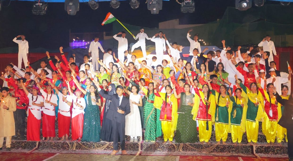Students gave fascinating presentations at the annual function.