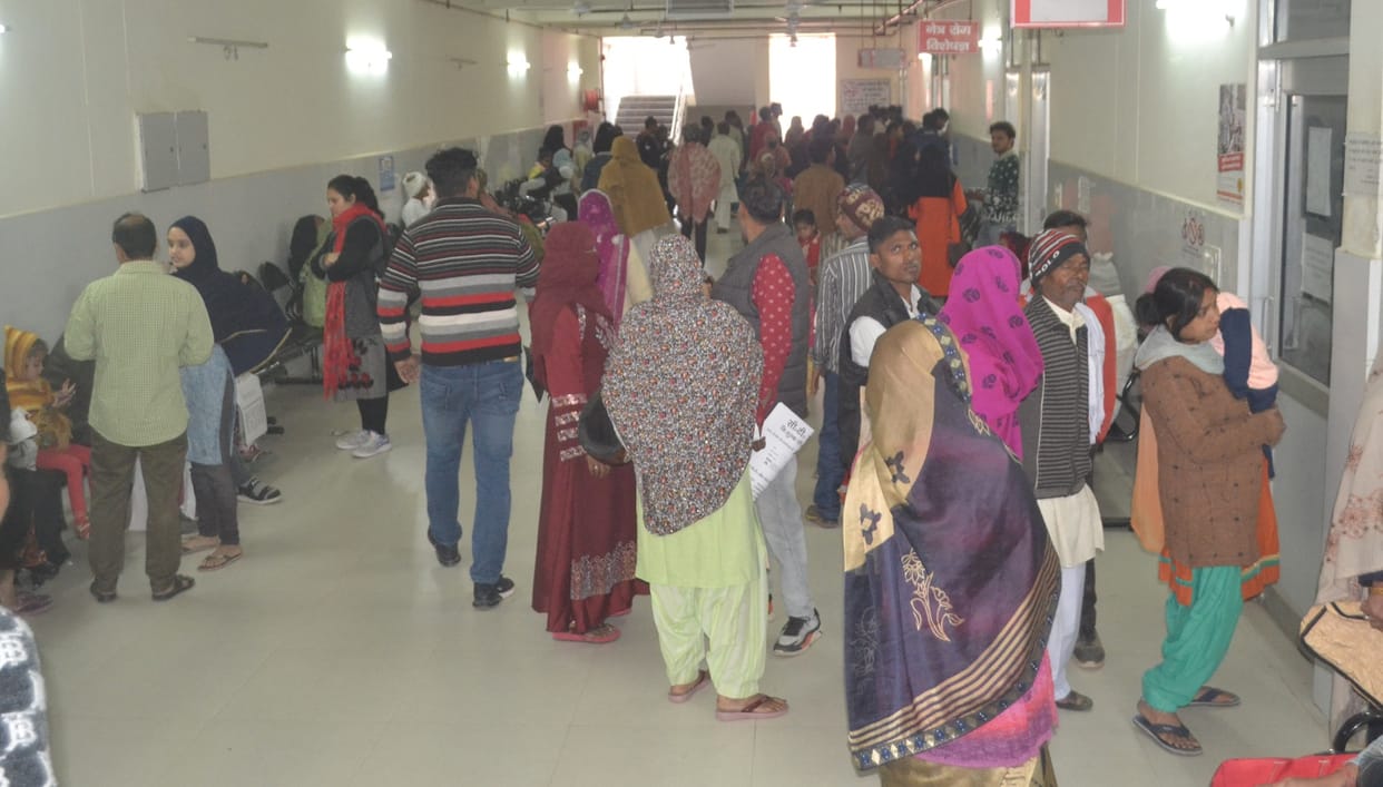 Keeping a close eye on the patients coming to hospitals due to the new variant of China