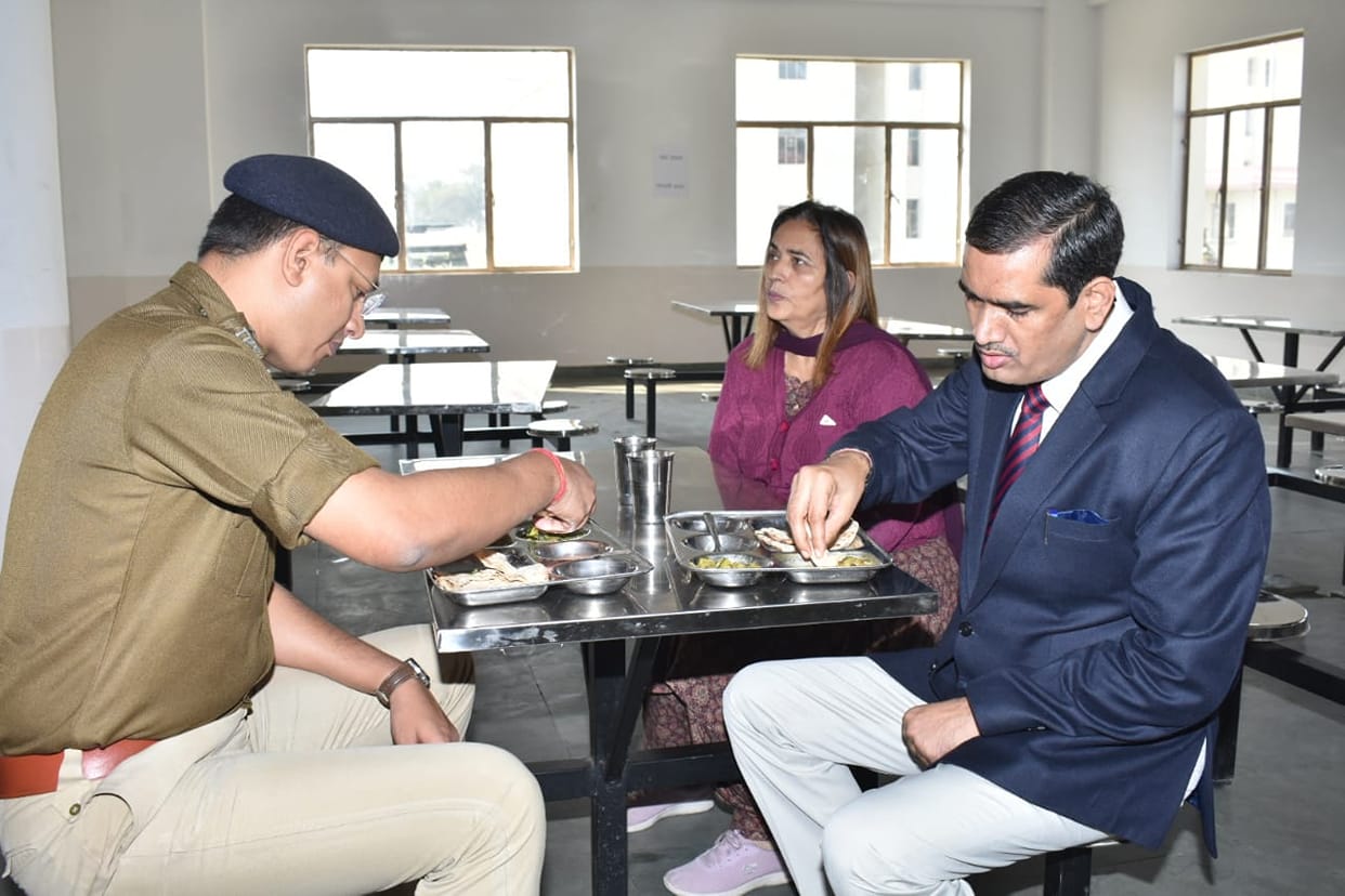 DM and SSP checked the quality of food