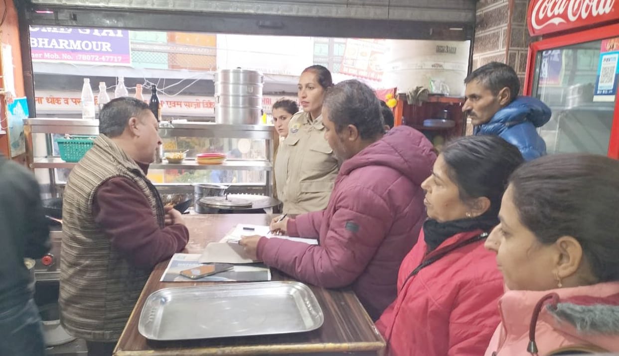 Vigilance, weights and measures department raid, less gas in cylinders, notice to agency operator