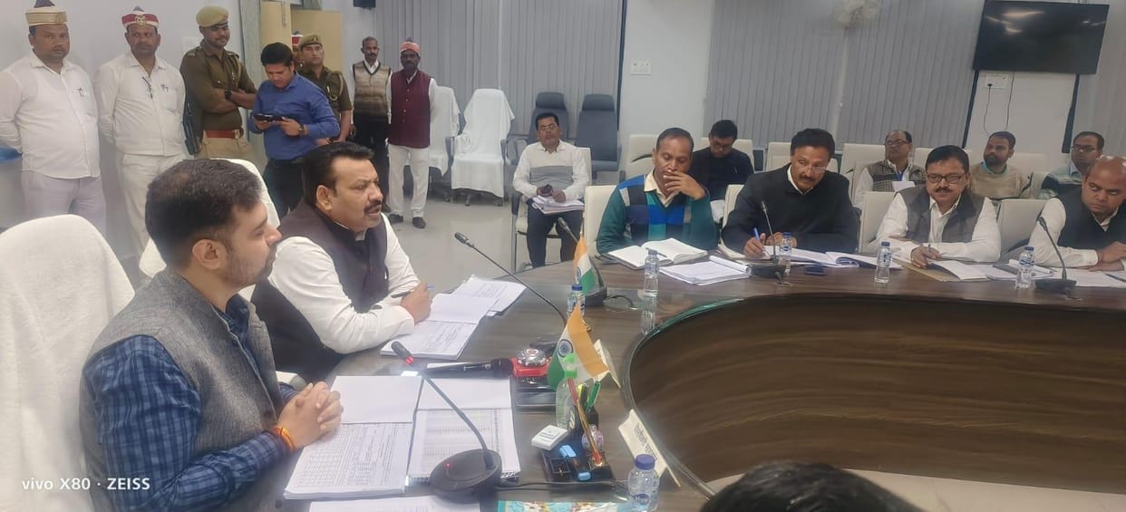 Take action against the land mafia encroaching on public land