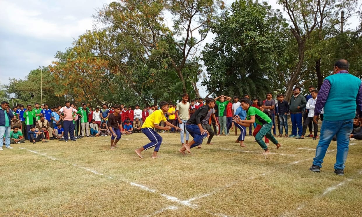 Players sweated profusely on the field, competing for victory.