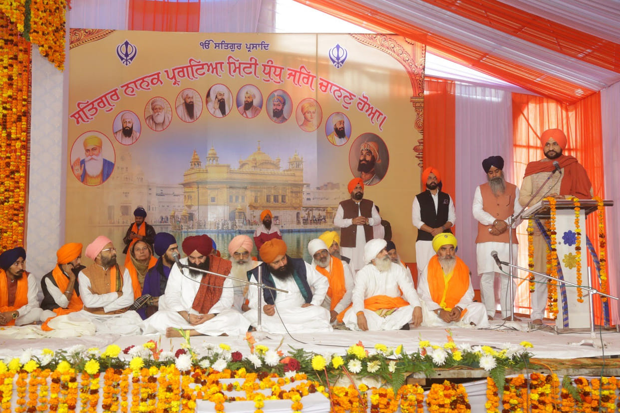 Sangat attended Guru Darbar in Gurmat Samagam