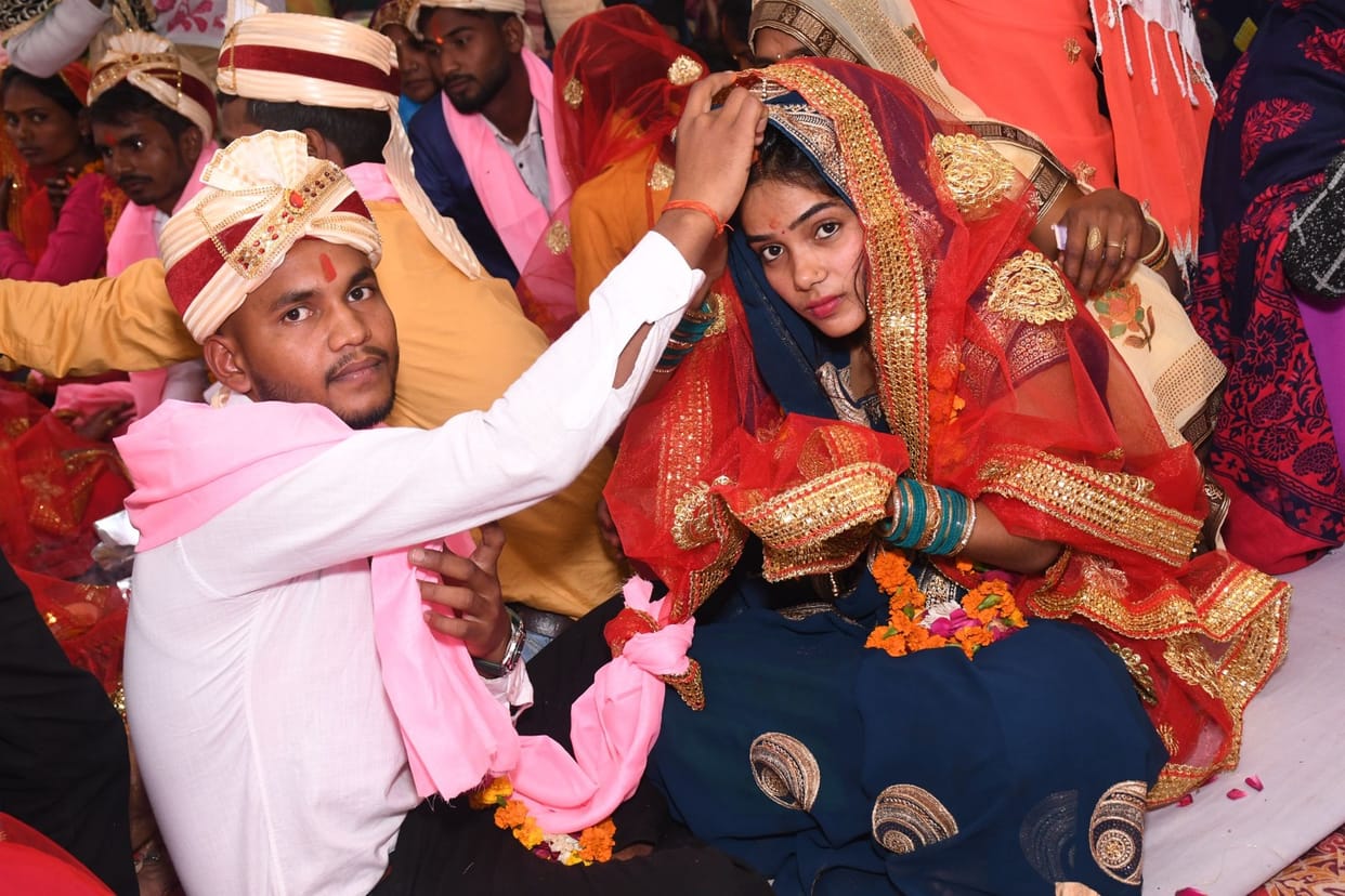 200 couples got married in mass marriage