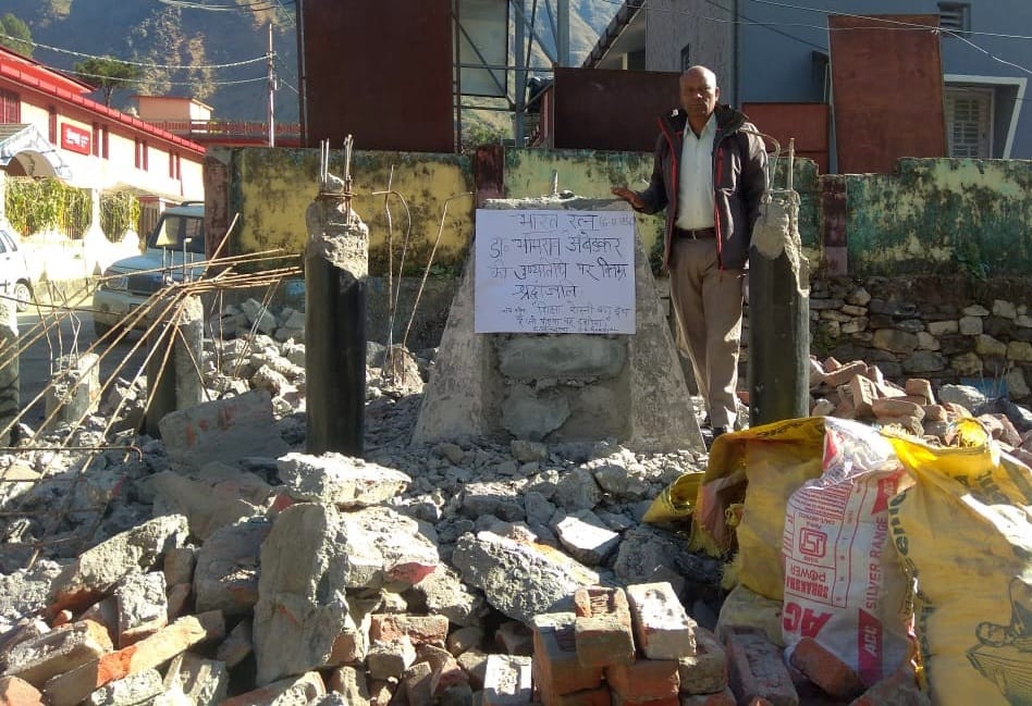 People paid tribute to Baba Saheb at the broken memorial site