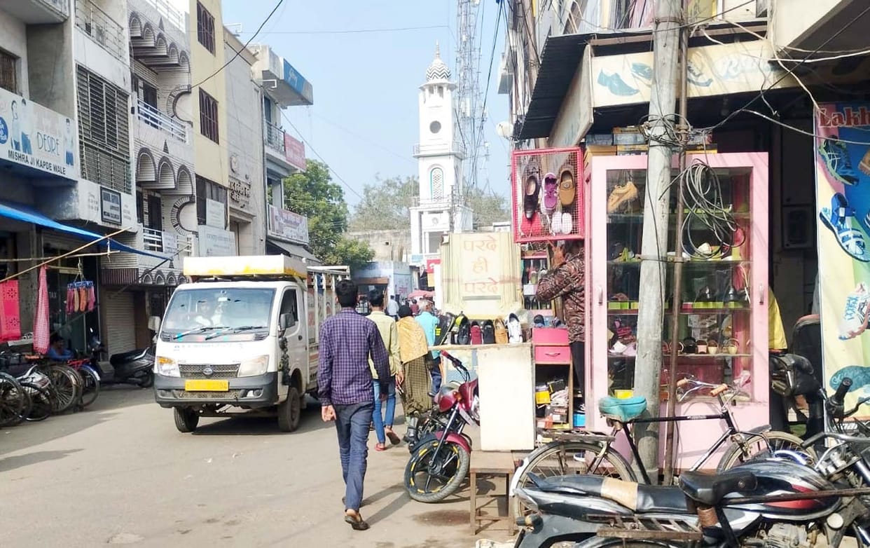 Earlier goods kept on slabs, now business on the road