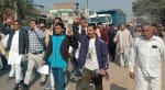  सुखदेव की हत्या के विरोध में बौंदकलां में प्रदर्शन करते लोग। 