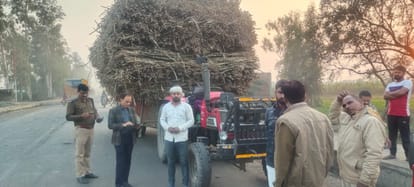 ARTO seizes tractor-trolley carrying overloaded sugarcane