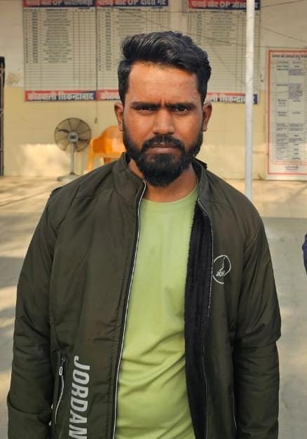 The person carrying a reward of Rs 10,000 was arrested and sent to jail