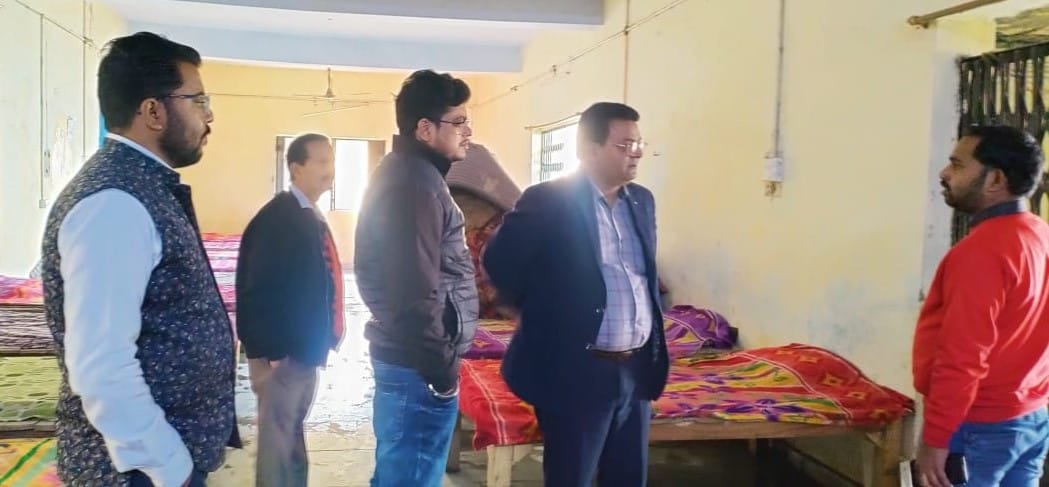 Expressed displeasure over bedsheets and mattresses being found dirty in the night shelter.