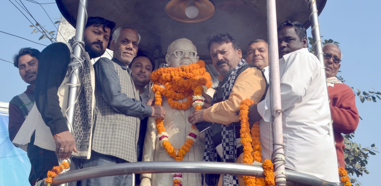 BJP, SP and Congress workers paid tribute to Baba Saheb
