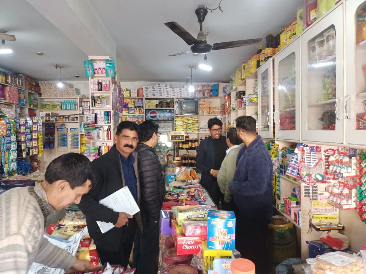 Inspection of shops regarding use of polythene