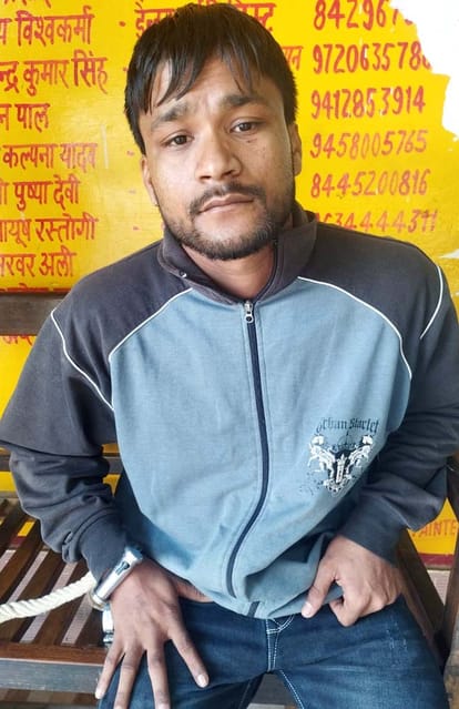 Eunuchs got angry over the arrest of gangster Dholak Master, created ruckus in the police station