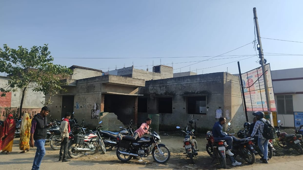 Night shelter work incomplete in district hospital, contractor absconding