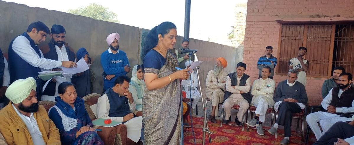 MP Sunita gave Rs 5 lakh each to six gram panchayats for development works.