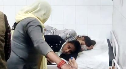 Four people of the same family fall ill after eating samosas