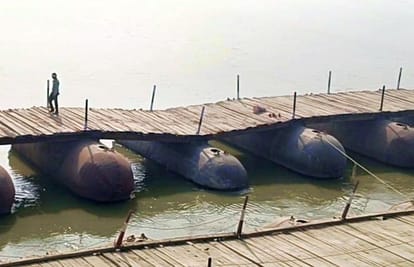 Pantoon of second under construction bridge filled with water, traffic could not start