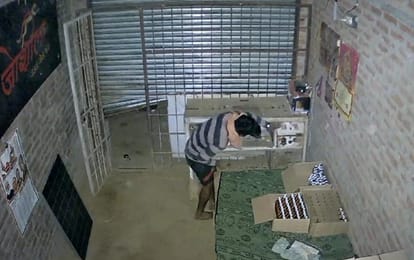 Jewelery stolen from jeweler's shop