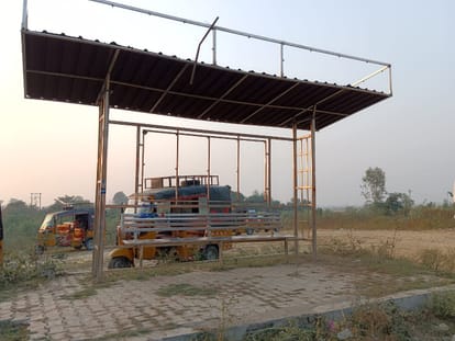 MLAs stuck Rs 1.30 crores in the passenger shed, but to no avail