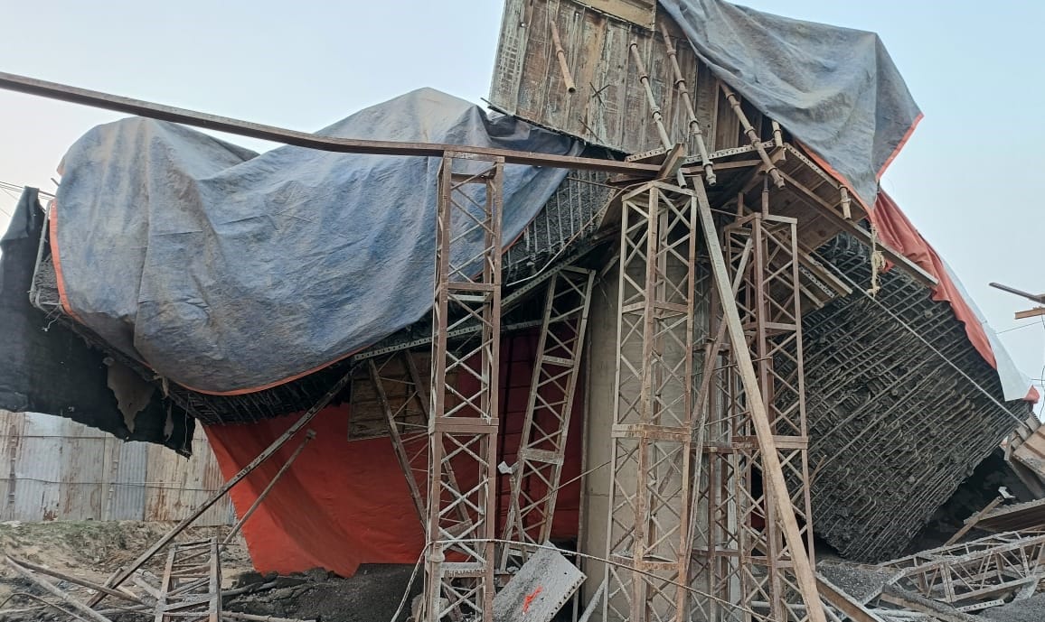 The flyover pillar collapsed during construction.