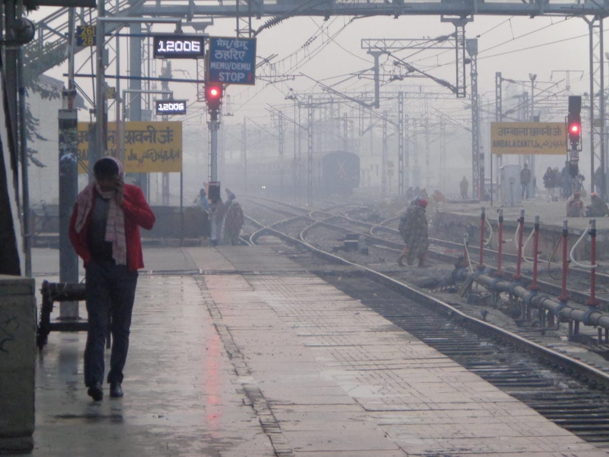 Fog starts affecting long distance trains, instructions issued by Railways to deal with problem
