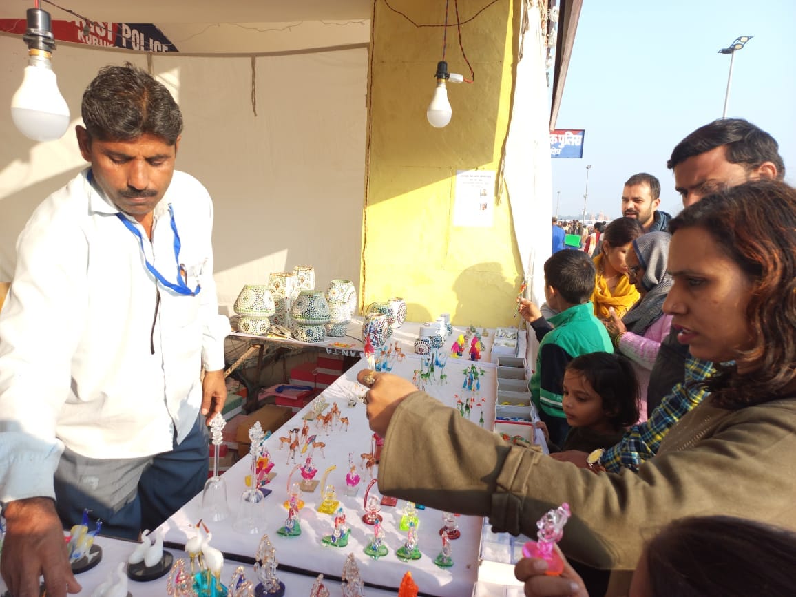 International Gita Mahotsav: Kesar Rani, who was making glass items, gave employment to other women