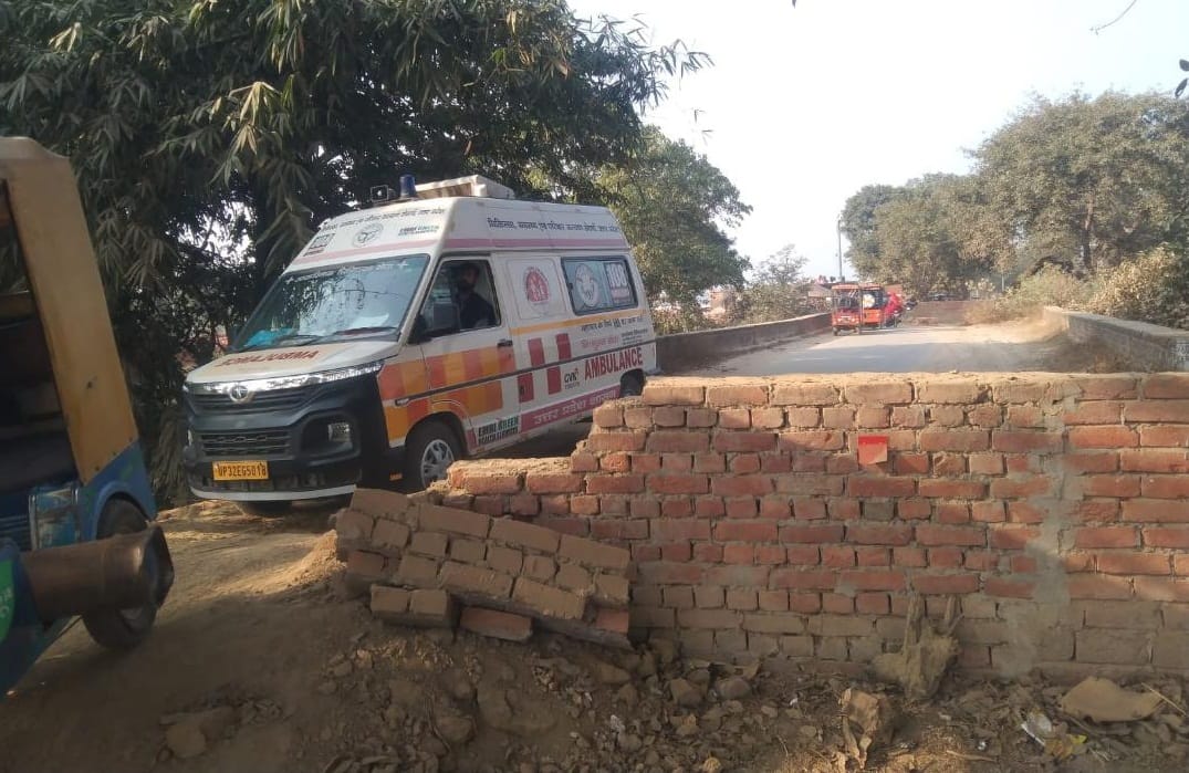 Traffic stopped from Ballia Nala bridge, population of one lakh affected