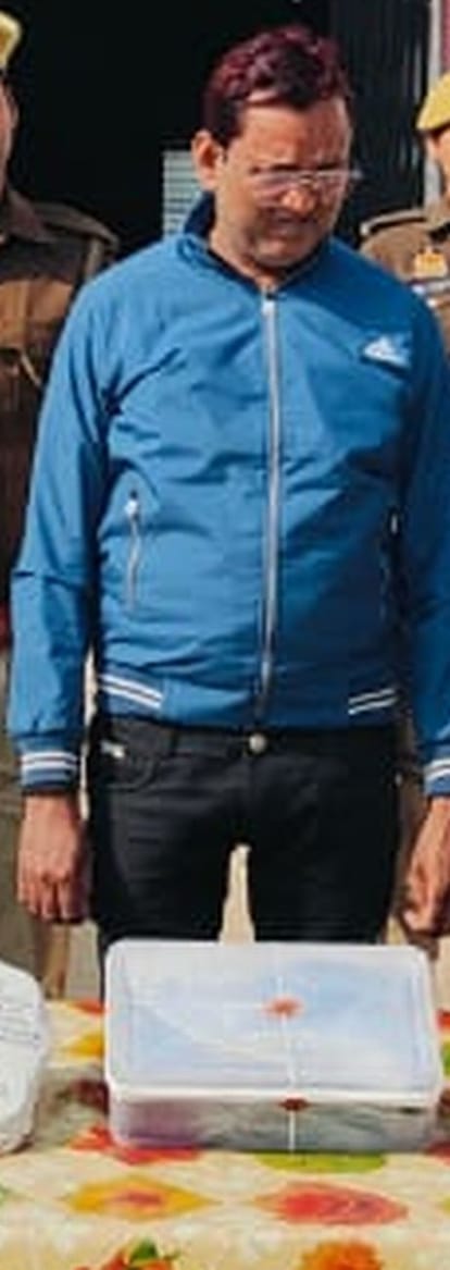 Unnao smuggler arrested with five kilos of hashish