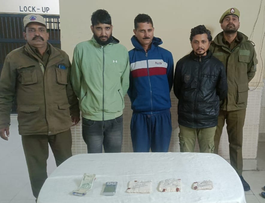 heroin recovered, 2 arrested