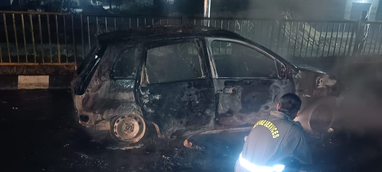 Car caught fire, passengers narrowly escaped