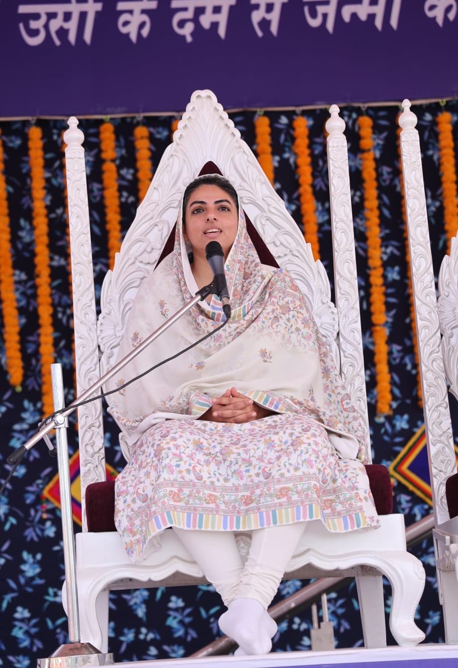 'Peace in life only by connecting with God'