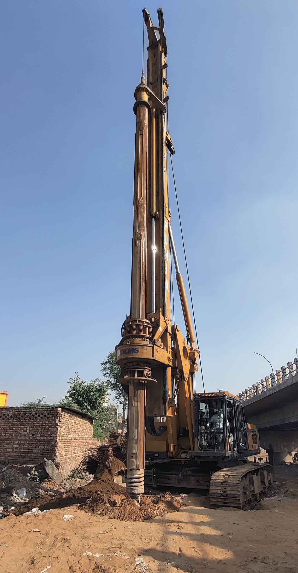 Bulldozer will run on more than 32 illegal constructions in Loharu Road Railway Overbridge construction, demarcation done