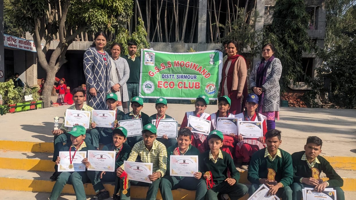 vigyaan pradarshani organised in moginand school