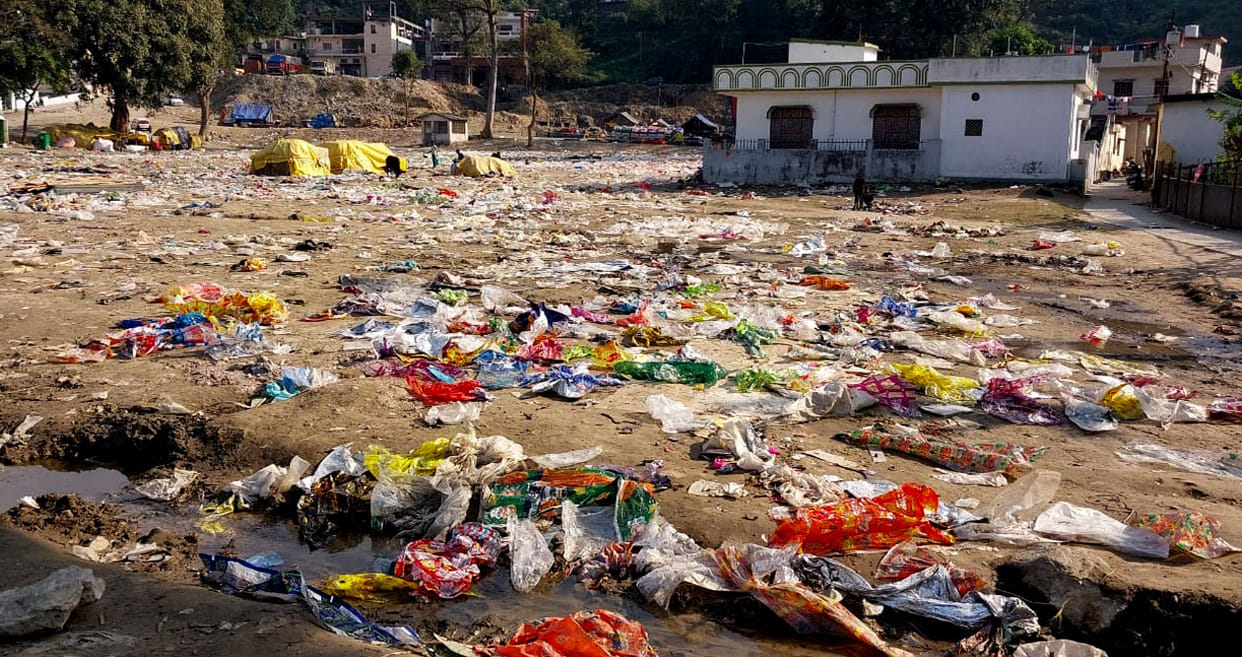 Dirt spread at the fair site has become a problem for the people.