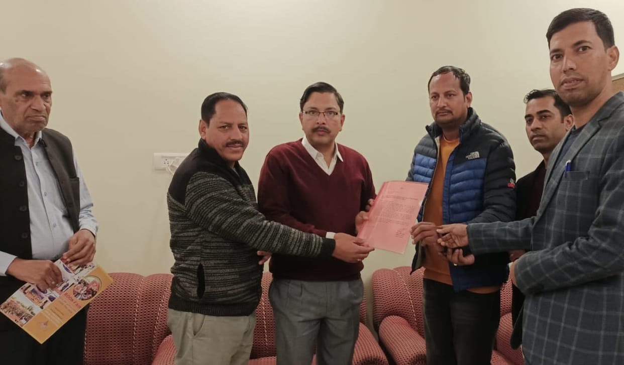 Demand to install street lights on Chhinigoth link road