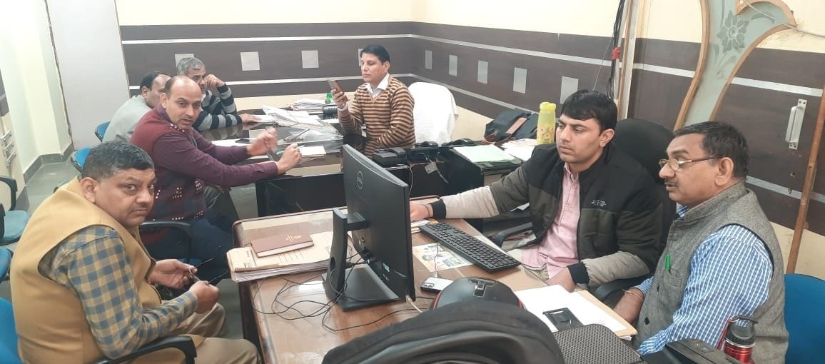 CM flying reached ADC office, found many pending complaints