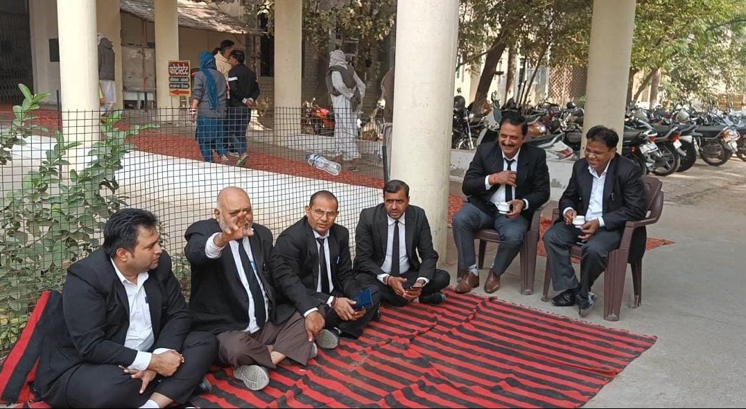 Controversy broke out over the inauguration of new chambers, lawyers staged a strike