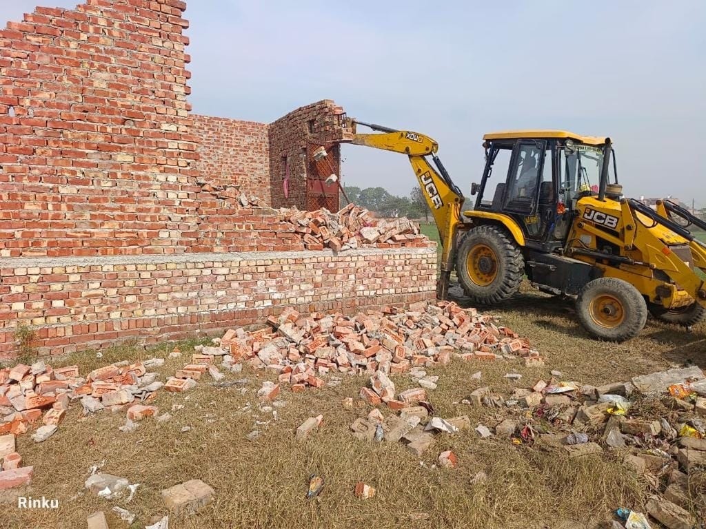 Construction demolished in illegal colony in Kanonda