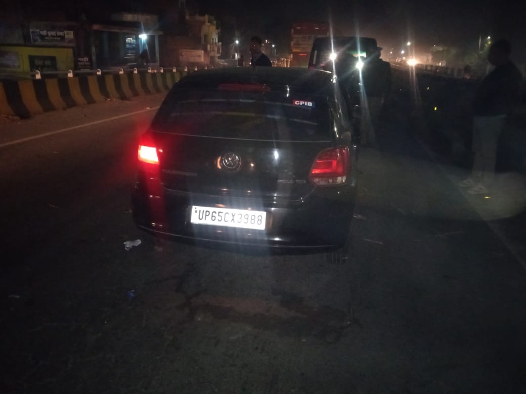Varanasi family's car collides with sugarcane laden trolley, four injured