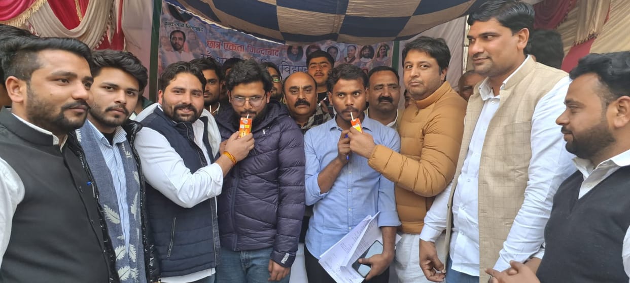 Protest against fee increase: Hunger strike lasted 51 hours, ended on assurance