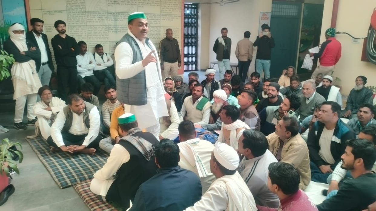 BKU non-political workers sitting on strike in Khatauli tehsil