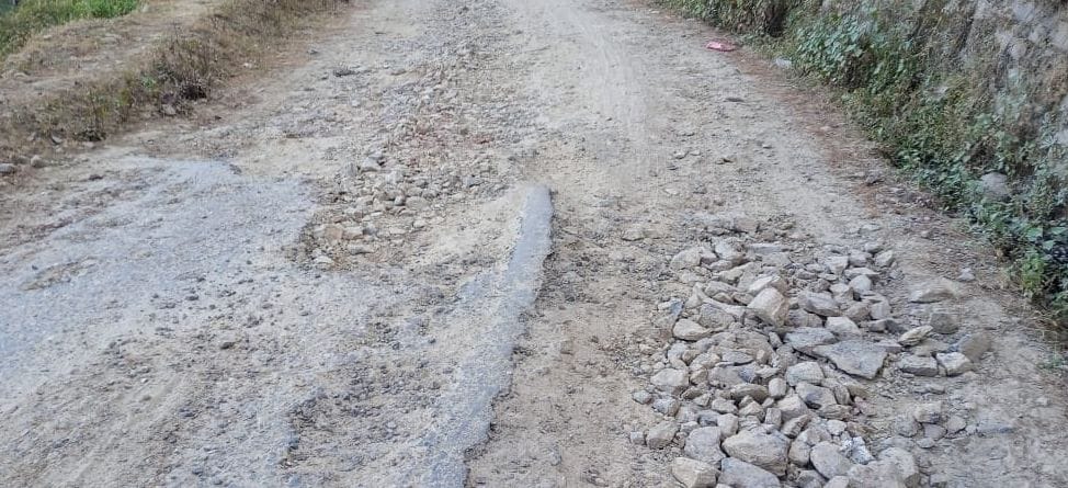 The condition of Raunsal Matiyani and Sulla-Pasam motor road has not improved.