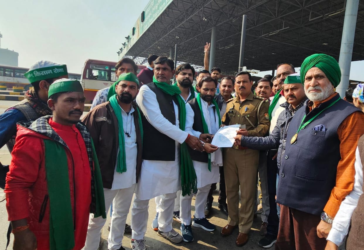 BKU Kisan Sena created a ruckus at the toll plaza when toll is not free