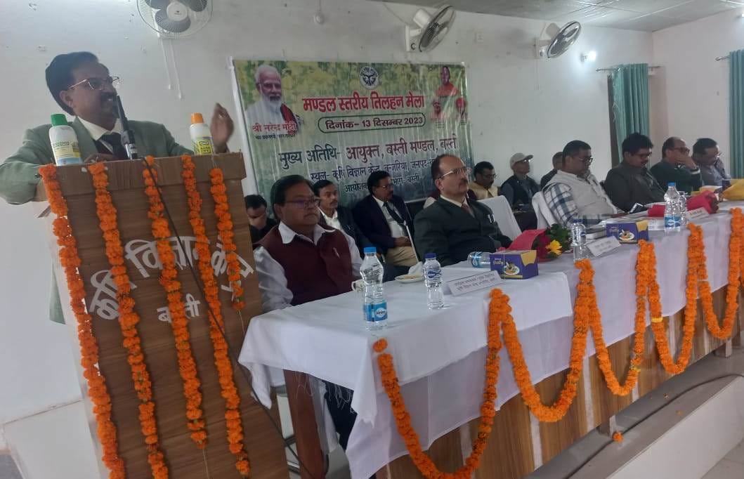 Agricultural scientists gave tips to farmers in Tihan fair
