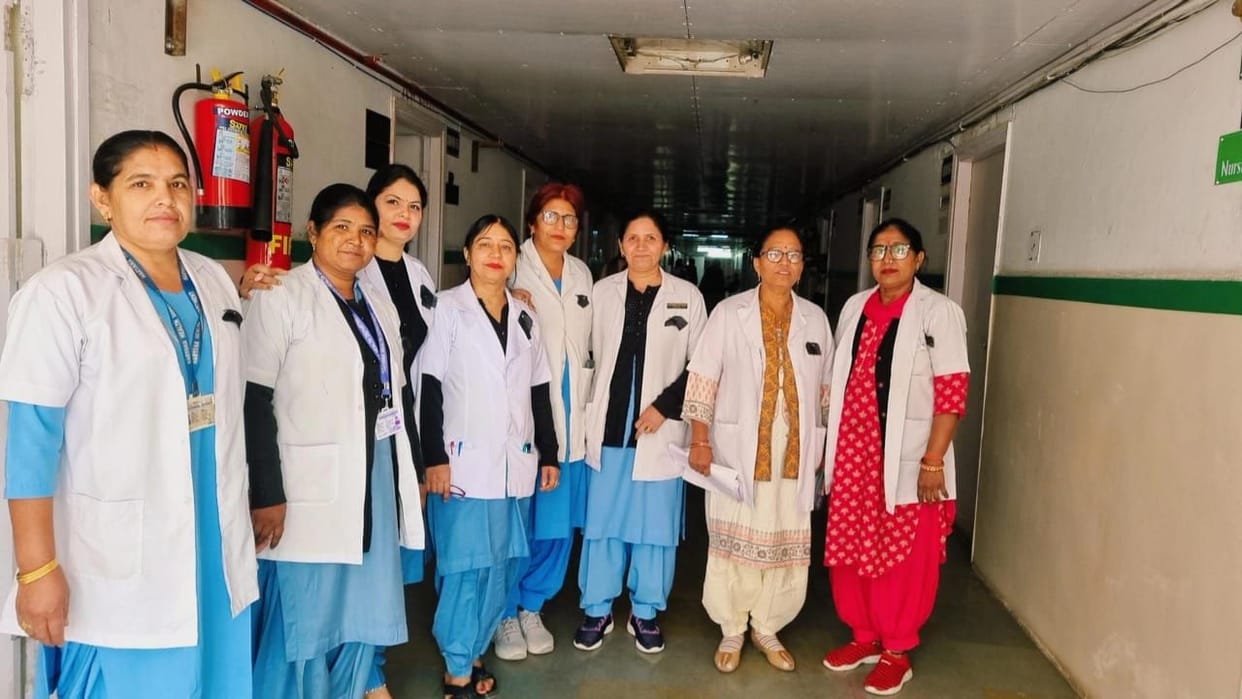 Nursing officers wore black badges for their work, expressed anger against the government