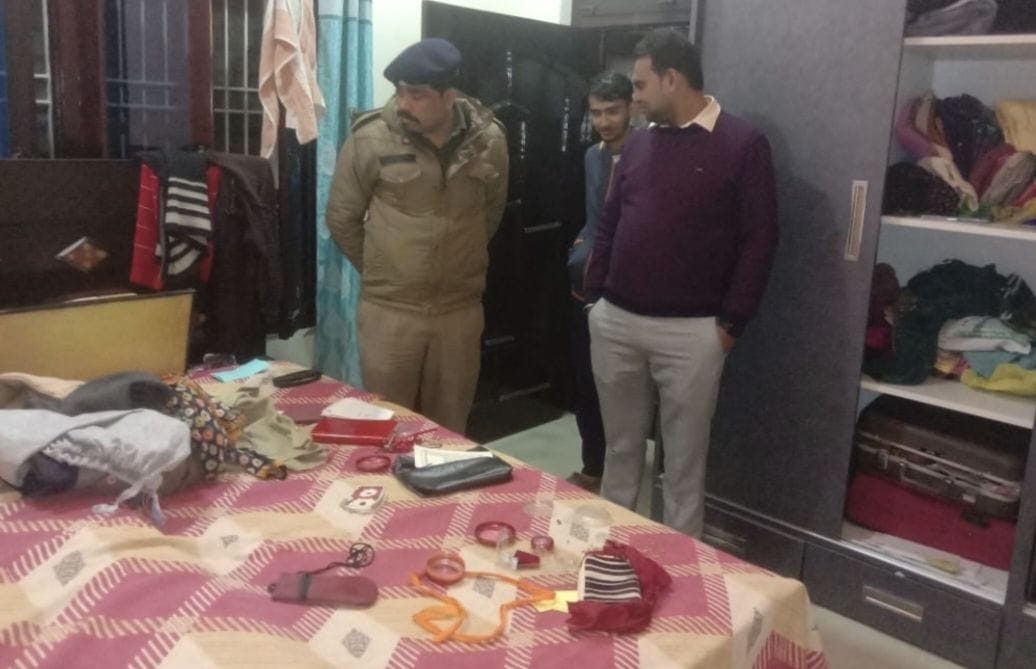 Cash and jewelery stolen from Chief Pharmacist's house